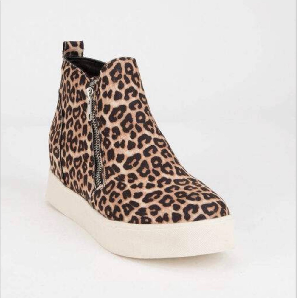 SODA Zip Platform Leopard Womens Shoes